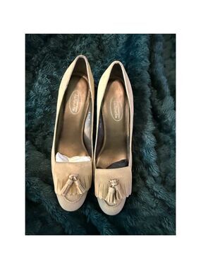 Talbots Beige Suede Tassel Pumps Heels 6.5N Made in Spain Classic Style